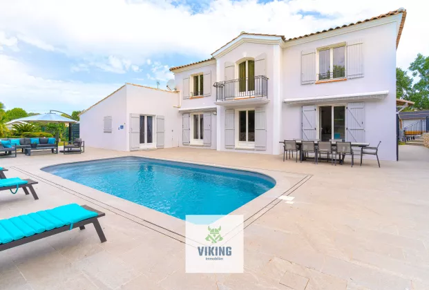 Rue Annie d'Arco, Marseille, France