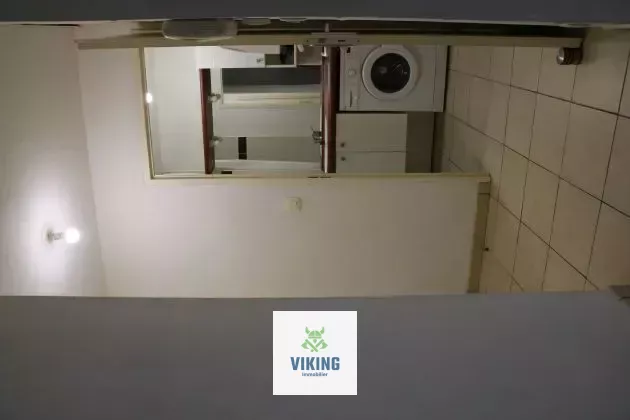 44300 Nantes, France