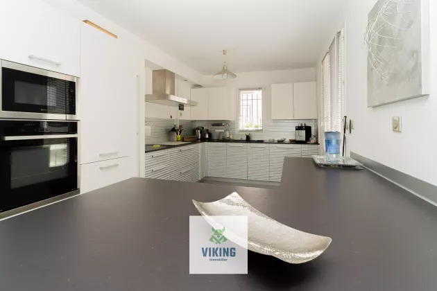 Bastide 7 pièces avec studio indépendant .