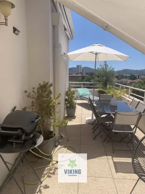 URGENT. APPART type 4 duplex dernier étage dans tress belle residence