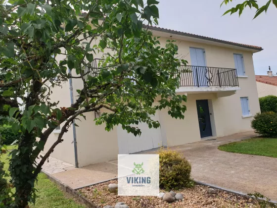 CHARMANTE MAISON DE VILLE