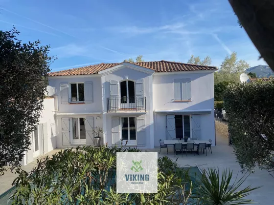 Rue Annie d'Arco, Marseille, France