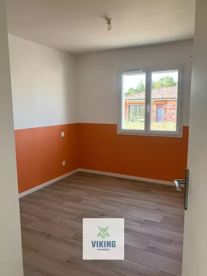 Maison moderne 2023 – Économe DPE A – Plain-pied T4 – Garage – Jardin clos