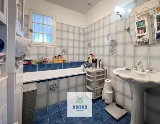 13330 Pélissanne, France