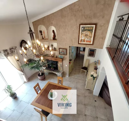 11 Chemin des Pins, 06530 Peymeinade, France